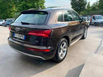 AUDI - Q5 2.0 TDI 190CV qu S tr. Business Sport (4 di 15)