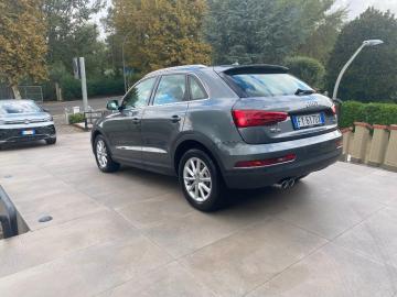 AUDI - Q3 2.0 TDI 120CV Business (3 di 15)