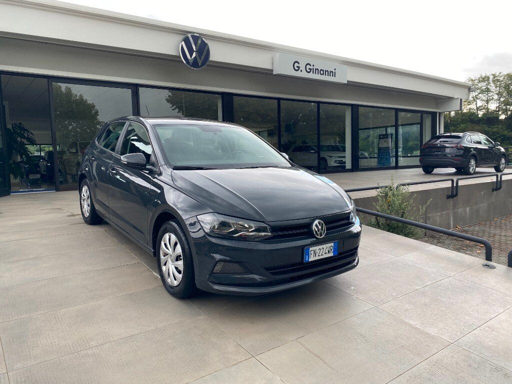 VOLKSWAGEN Polo