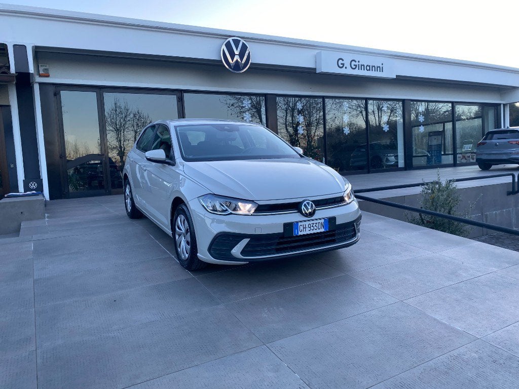 VOLKSWAGEN Polo