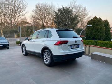 VOLKSWAGEN - Tiguan 1.6 TDI Style BMT (4 di 15)