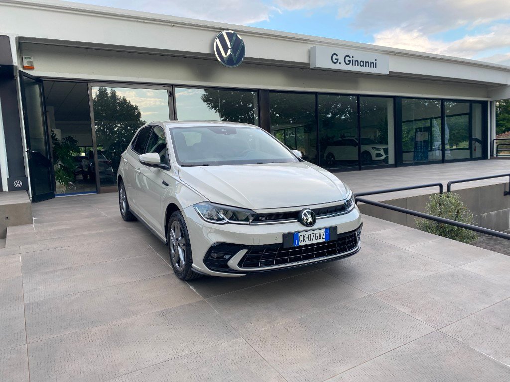 VOLKSWAGEN Polo