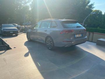 VOLKSWAGEN - Golf Variant 1.5 TGI DSG Style (3 di 15)