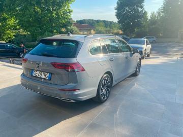 VOLKSWAGEN - Golf Variant 1.5 TGI DSG Style (4 di 15)