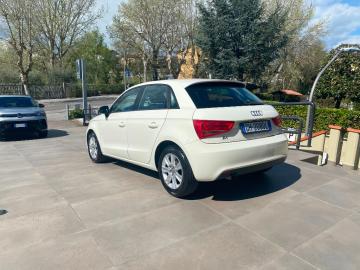 AUDI - A1 SPB 1.6 TDI Attraction (3 di 15)