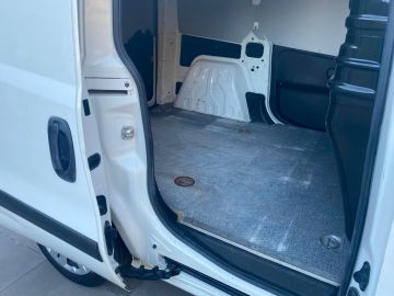 FIAT - Doblò 1.3 MJT PC-TN Cargo Lamierato SX 3 Posti (8 di 15)