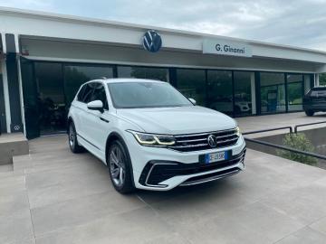 VOLKSWAGEN - Tiguan 2.0 TDI 150 CV SCR DSG R-Line (1 di 15)
