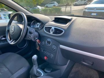 RENAULT - Clio 1.5 dCi 70 CV 5p. Dynamique (12 di 15)