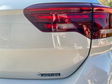 VOLKSWAGEN - T-Roc 2.0 TDI SCR 150 CV DSG 4MOTION R-Line (6 di 15)