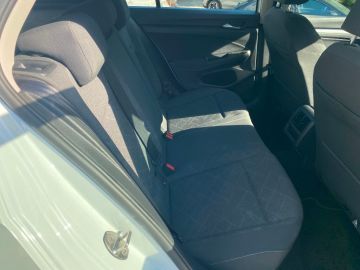 VOLKSWAGEN - Golf 1.0 eTSI EVO DSG Life (10 di 15)